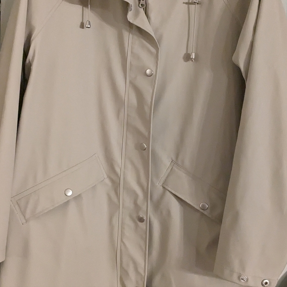 ICHI TAZI  RAIN JACKET NWOT Size M - Picture 3 of 6